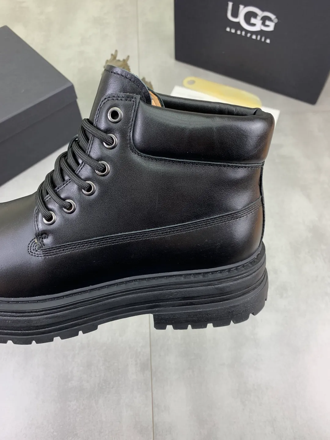 Men's men's shoes 💰P660 New arrival 🆕🆕🆕 IUGGI Men's British retro Martin boots Winter new men's outdoor hiking boots First layer of cowhide on the outside and wool on the inside Comfortable and warm Rubber sole sole Non-slip and firm Trendy and fashionable Casual and versatile Size: 38-44 (45 customized) Color: three colors